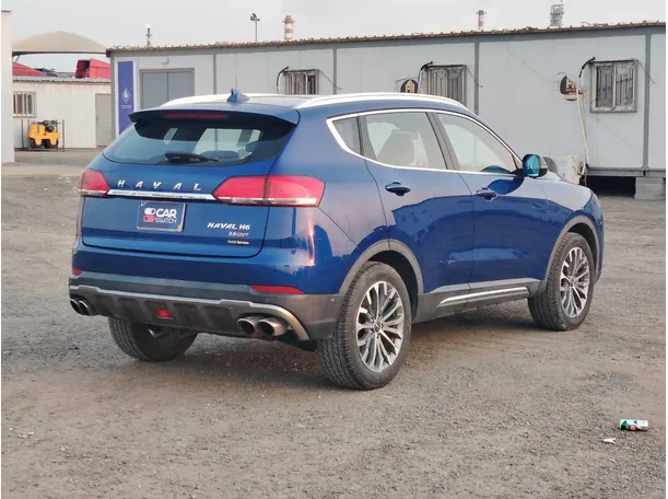 Car image 5