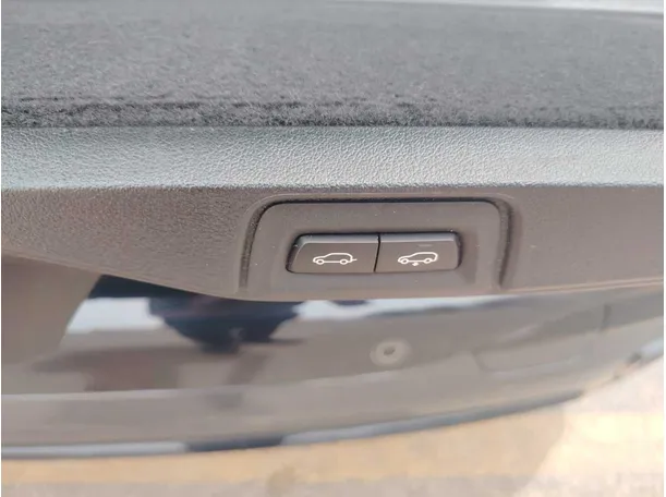 Car image 43