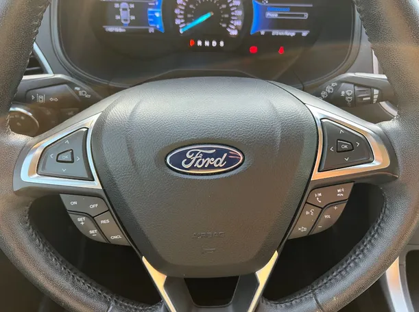 Car image 25