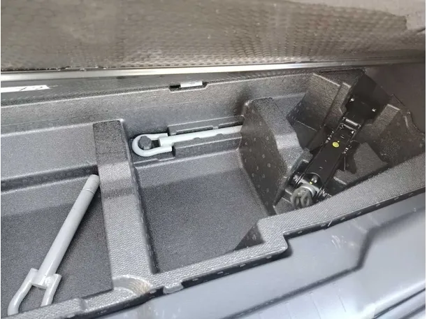 Car image 35