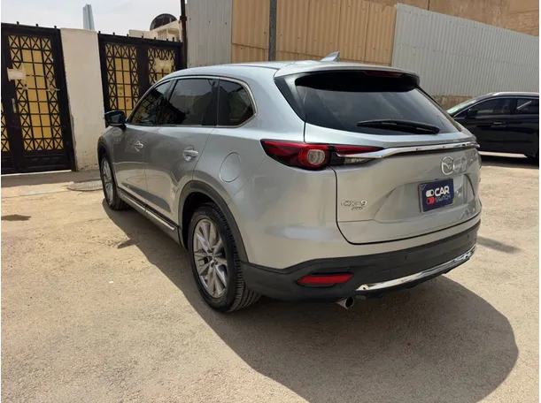 Car image 7