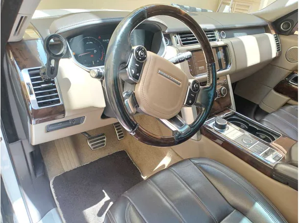 Car image 11