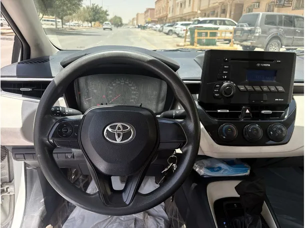 Car image 12