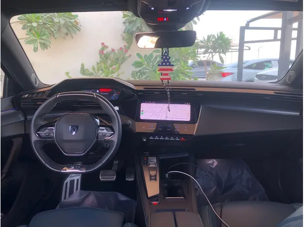 Car image 17