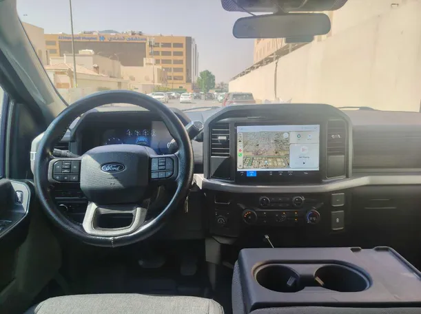 Car image 16