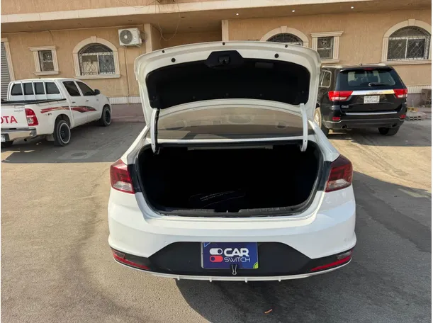 Car image 19