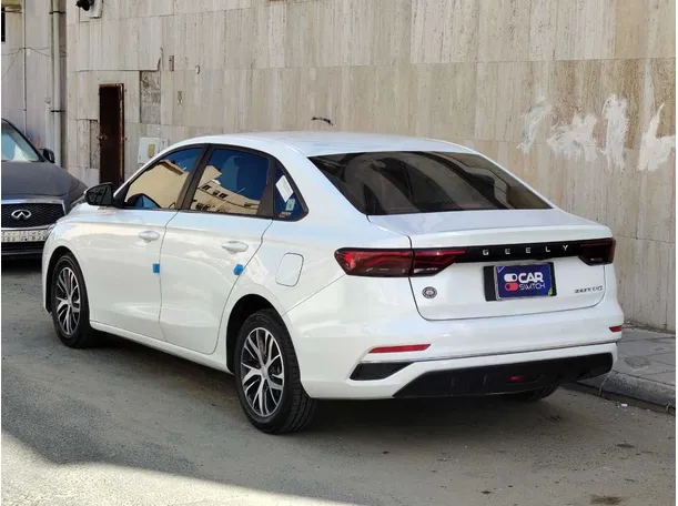 Car image 7
