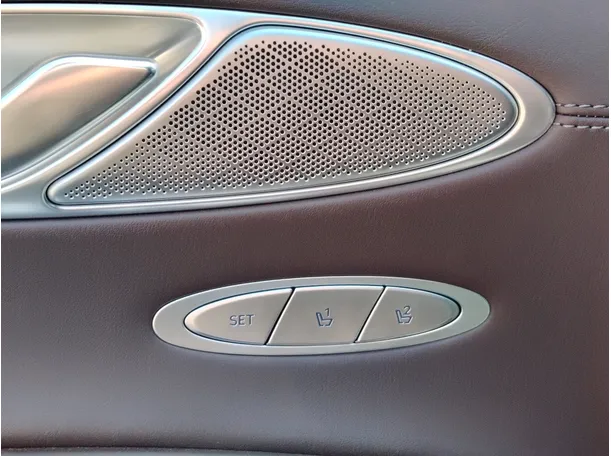 Car image 34