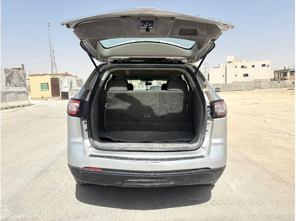Car image 24
