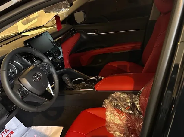 Car image 5