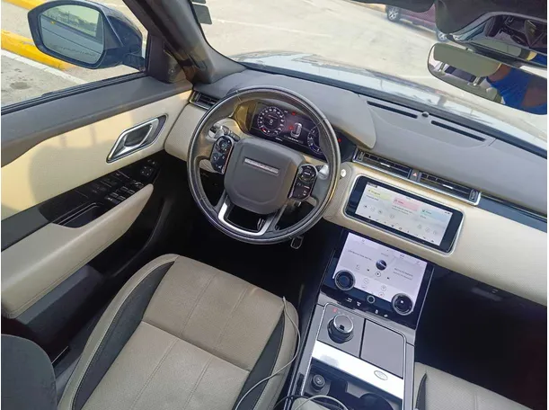 Car image 32