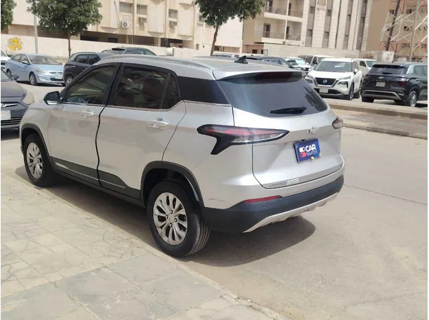 Car image 8