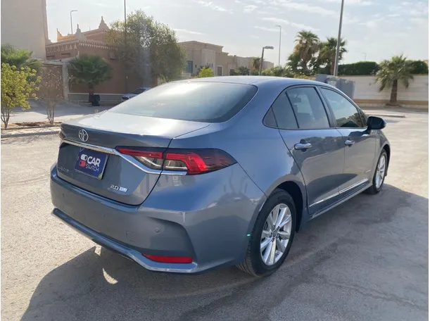 Car image 5