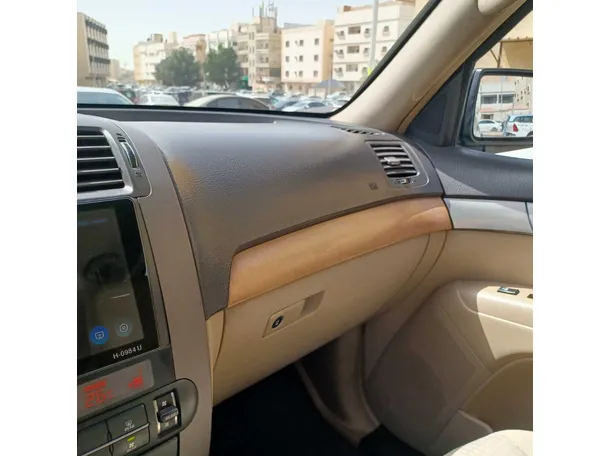 Car image 26