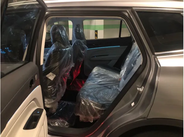 Car image 10