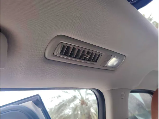 Car image 30
