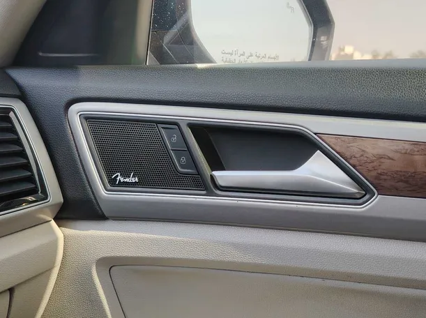 Car image 34