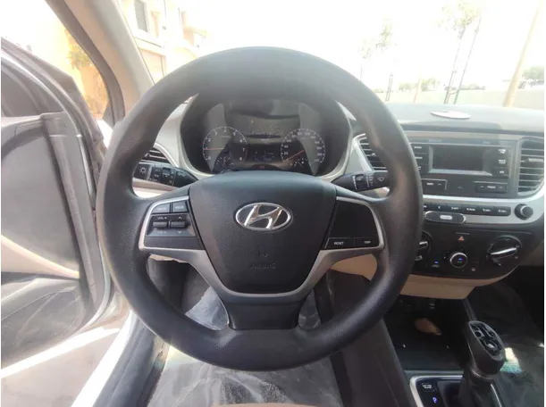 Car image 22