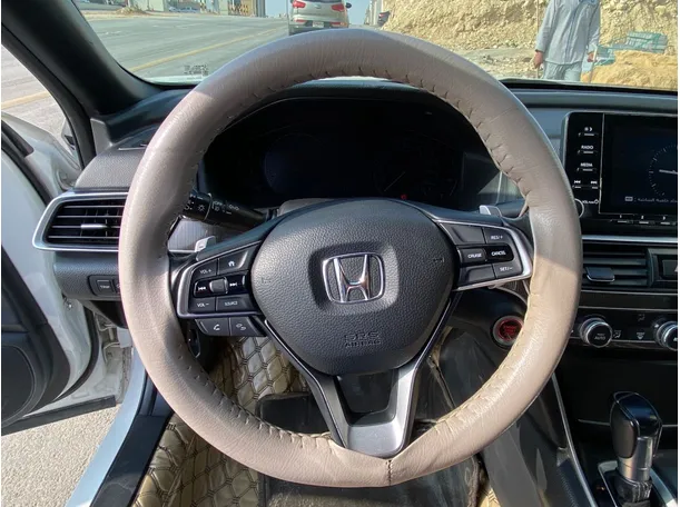 Car image 21