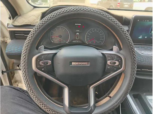 Car image 25