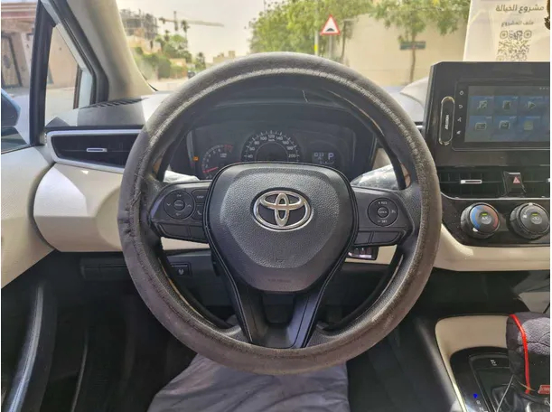 Car image 18