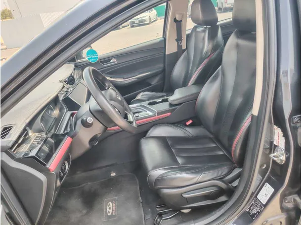 Car image 13