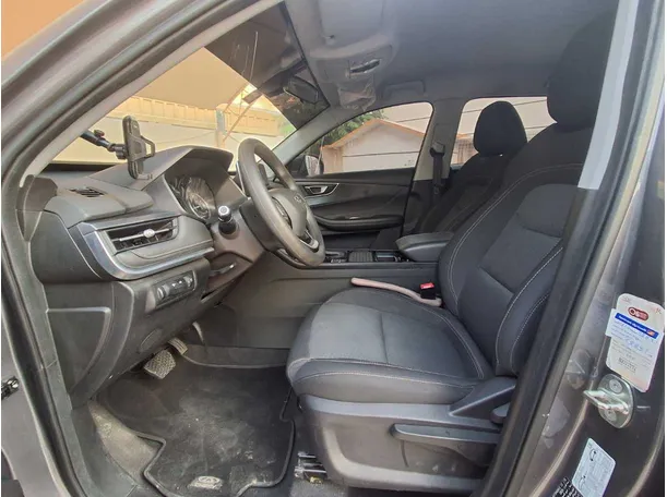 Car image 12