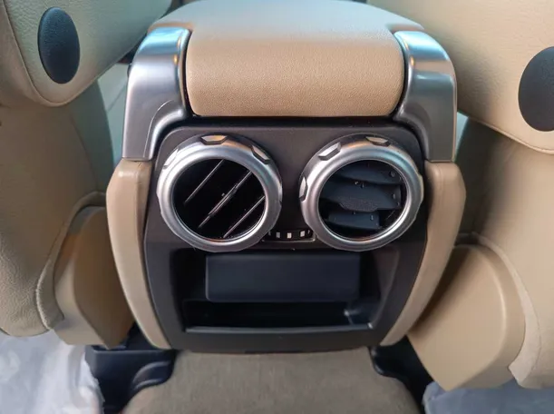 Car image 37