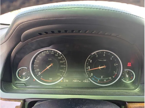 Car image 26