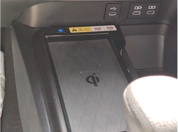 Car image 25