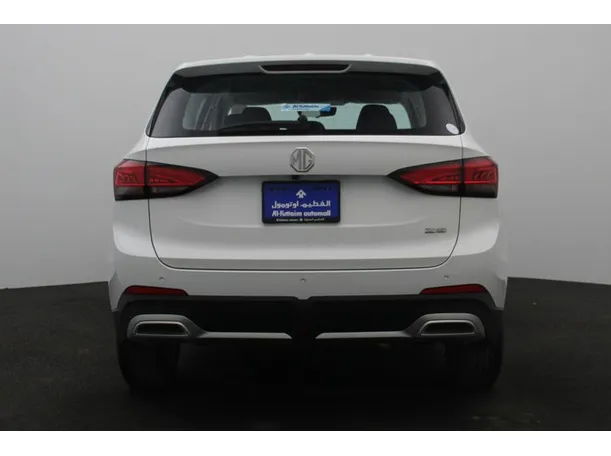 Car image 12
