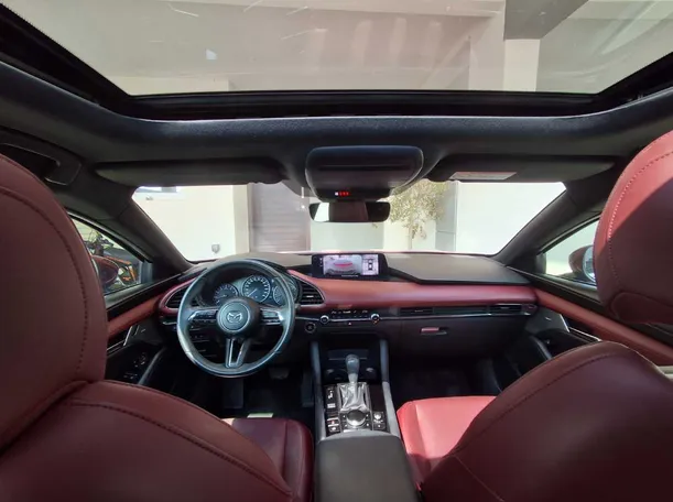 Car image 19
