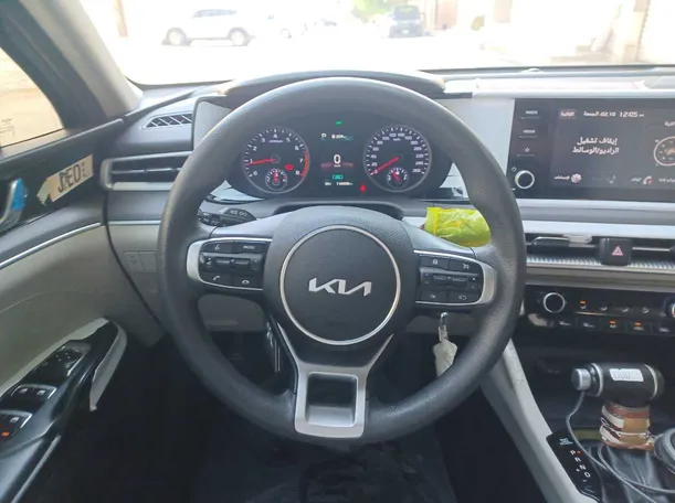 Car image 15