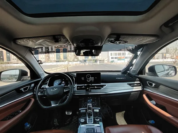 Car image 17