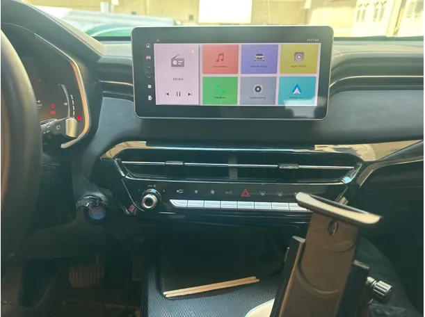 Car image 16