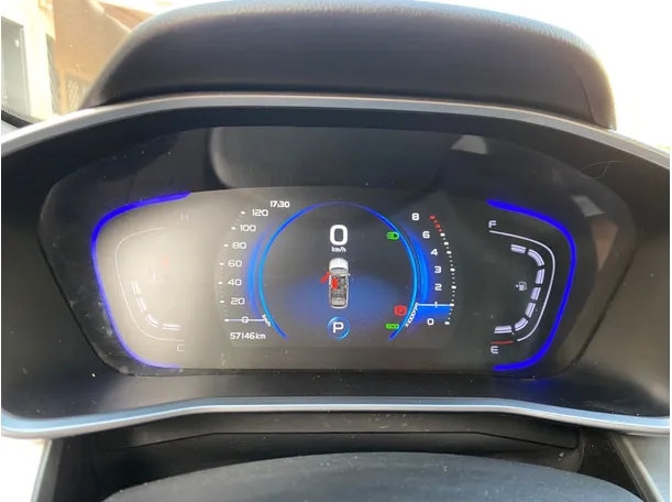 Car image 18