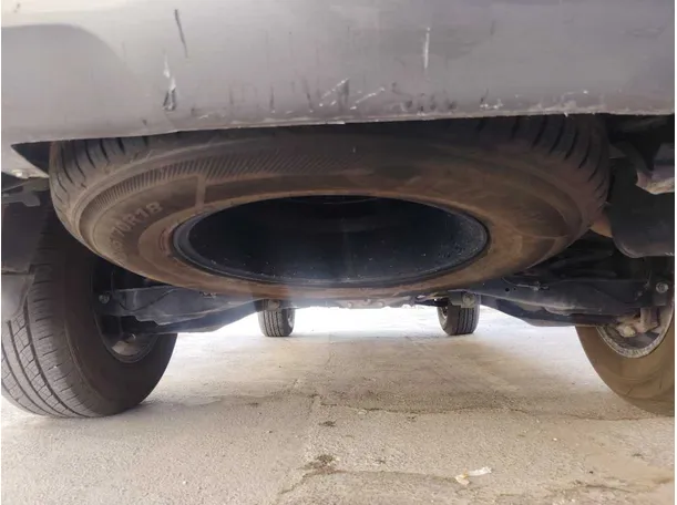 Car image 24