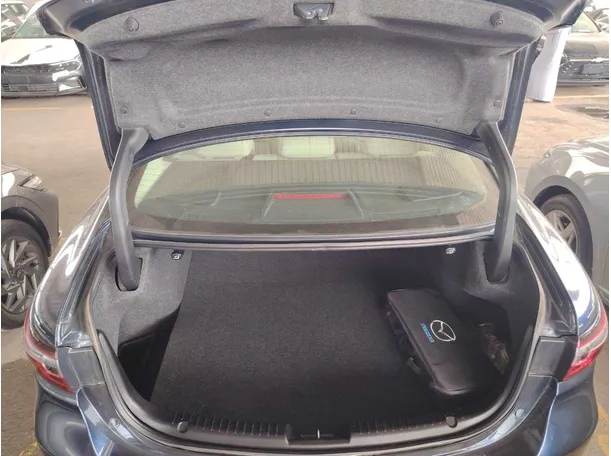 Car image 26