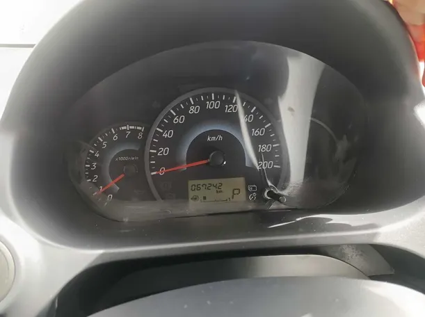Car image 18