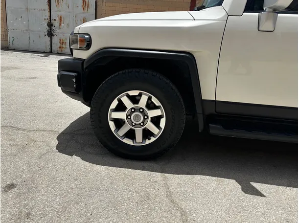 Car image 9