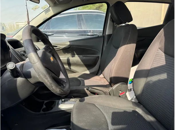 Car image 19