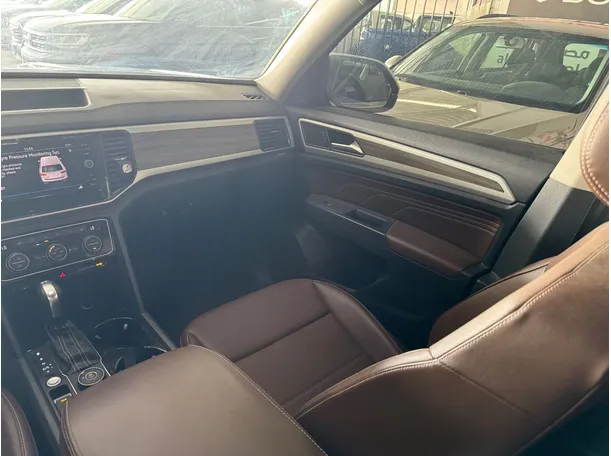 Car image 21