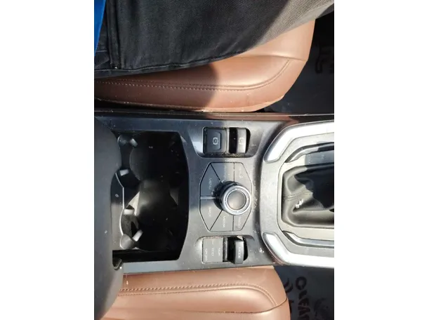 Car image 29