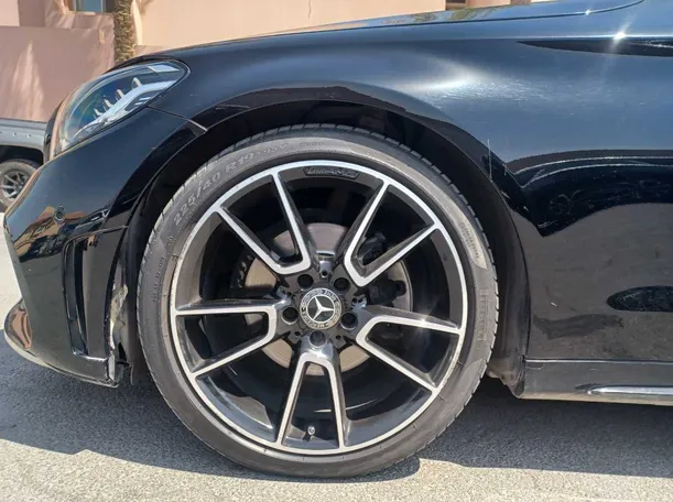 Car image 9