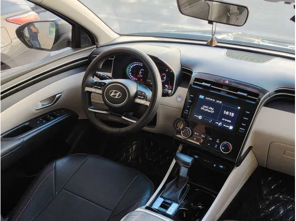 Car image 19