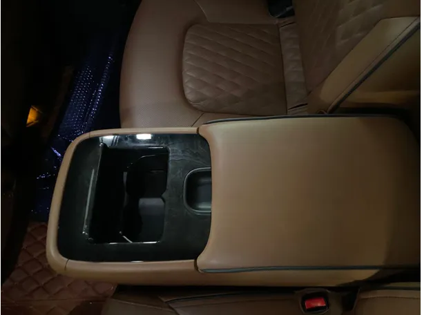 Car image 25