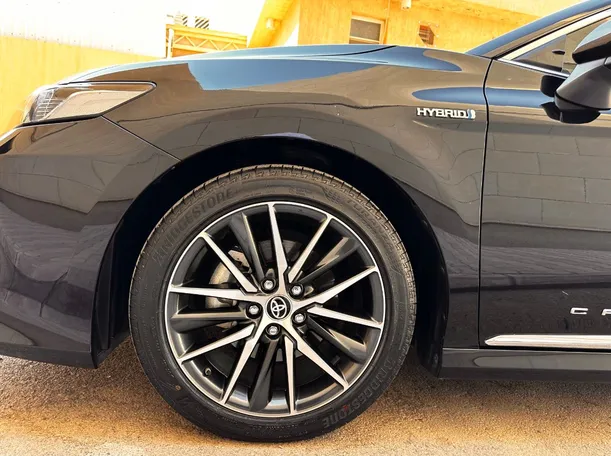 Car image 9