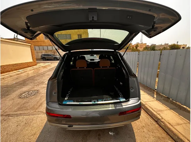 Car image 22
