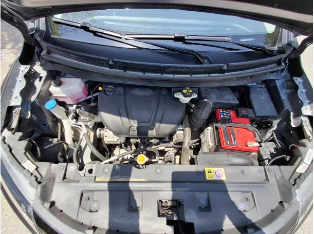 Car image 19