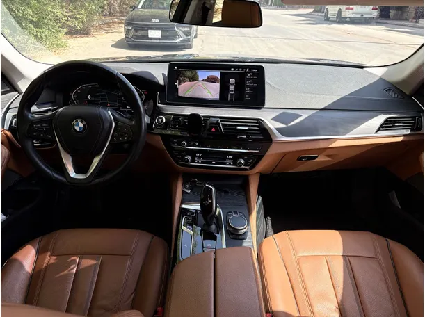 Car image 18